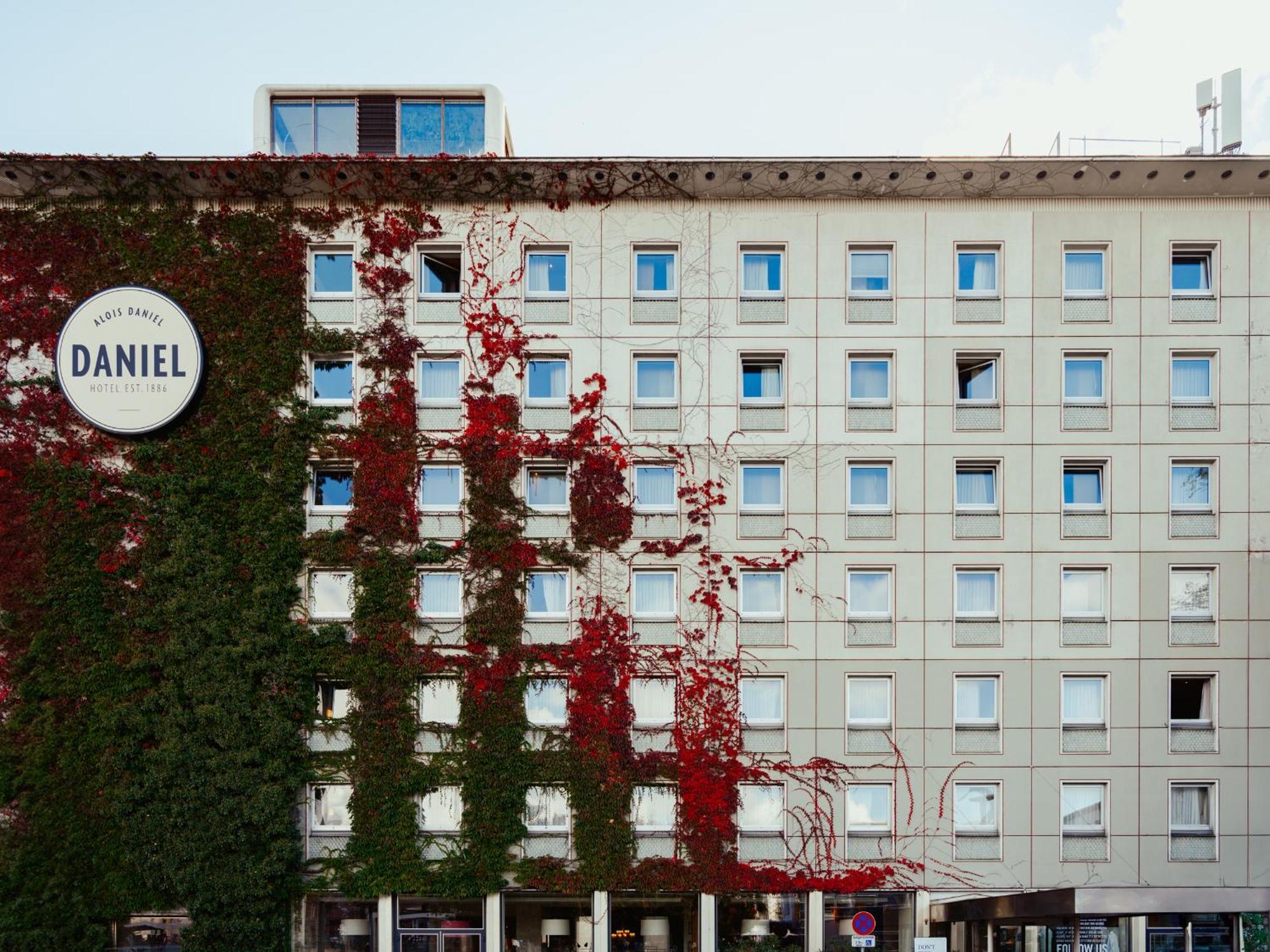 Hotel Daniel Graz - Smart Luxury Near City Centre Exterior photo